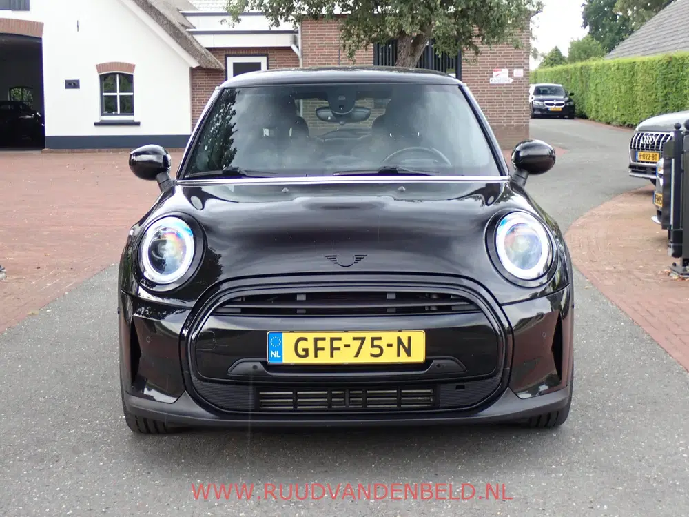 Mini Cooper 1.5 Cooper FACELIFT KEYLESS uit 2021, foto 2