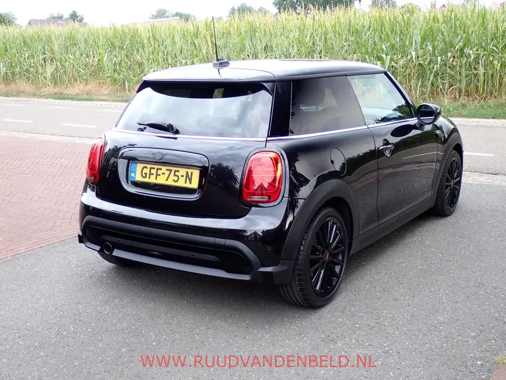 Mini Cooper 1.5 Cooper FACELIFT KEYLESS uit 2021, foto 4