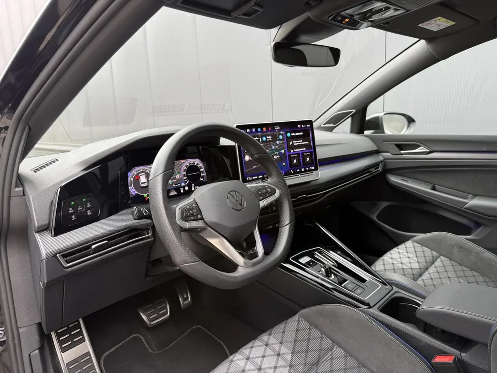Volkswagen Golf 1.5 eTSI R-Line Edition | PANO | HUD | Harma uit 2024, foto 13