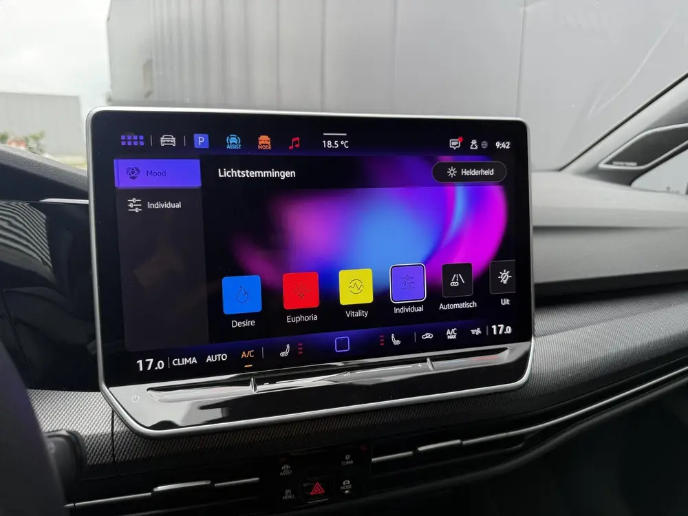 Volkswagen Golf 1.5 eTSI R-Line Edition | PANO | HUD | Harma uit 2024, foto 20