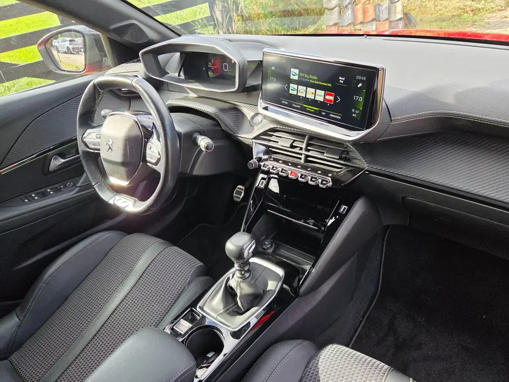 Peugeot 208 1.2 PureTech 100pk GT uit 2023, foto 15