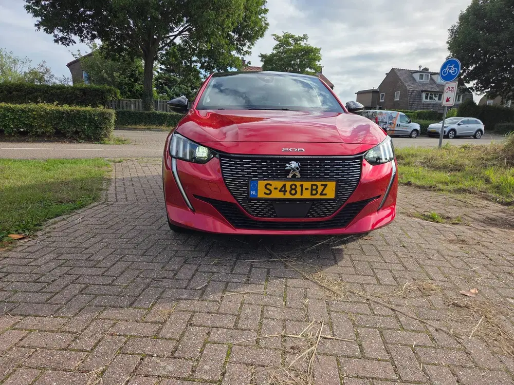 Peugeot 208 1.2 PureTech 100pk GT uit 2023, foto 7