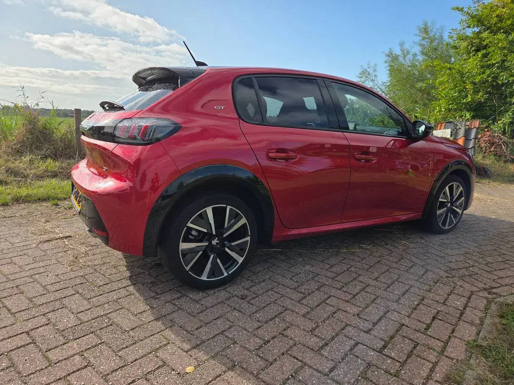 Peugeot 208 1.2 PureTech 100pk GT uit 2023, foto 8