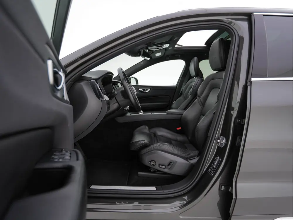 Volvo XC60 2.0 T8 Twin Engine Inscription AWD (Plug-In) *PAN uit 2019, foto 8