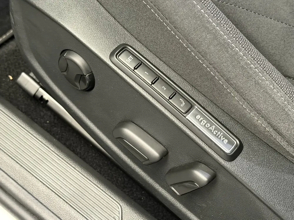 Volkswagen Golf Variant 1.0 eTSI LIFE NAVIGATIE ADAPTIVE CRU uit 2023, foto 17