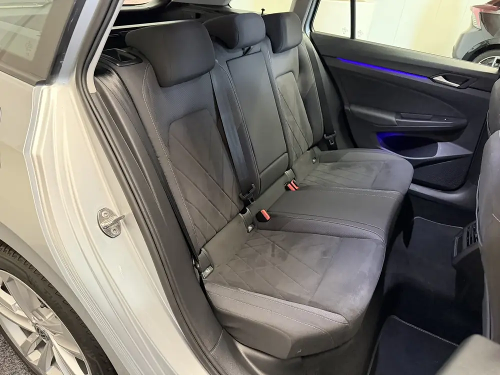 Volkswagen Golf Variant 1.0 eTSI LIFE NAVIGATIE ADAPTIVE CRU uit 2023, foto 20