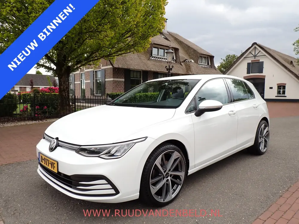 Volkswagen Golf 1.0TSI / ACC / CARPLAY / PDC / 19'' uit 2022