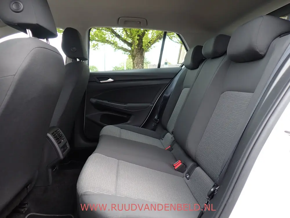 Volkswagen Golf 1.0TSI / ACC / CARPLAY / PDC / 19'' uit 2022, foto 10
