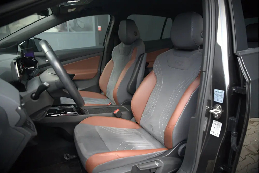 Volkswagen ID.4 First 77 kWh | Stoelverwarming | Stuurverwar uit 2020, foto 3