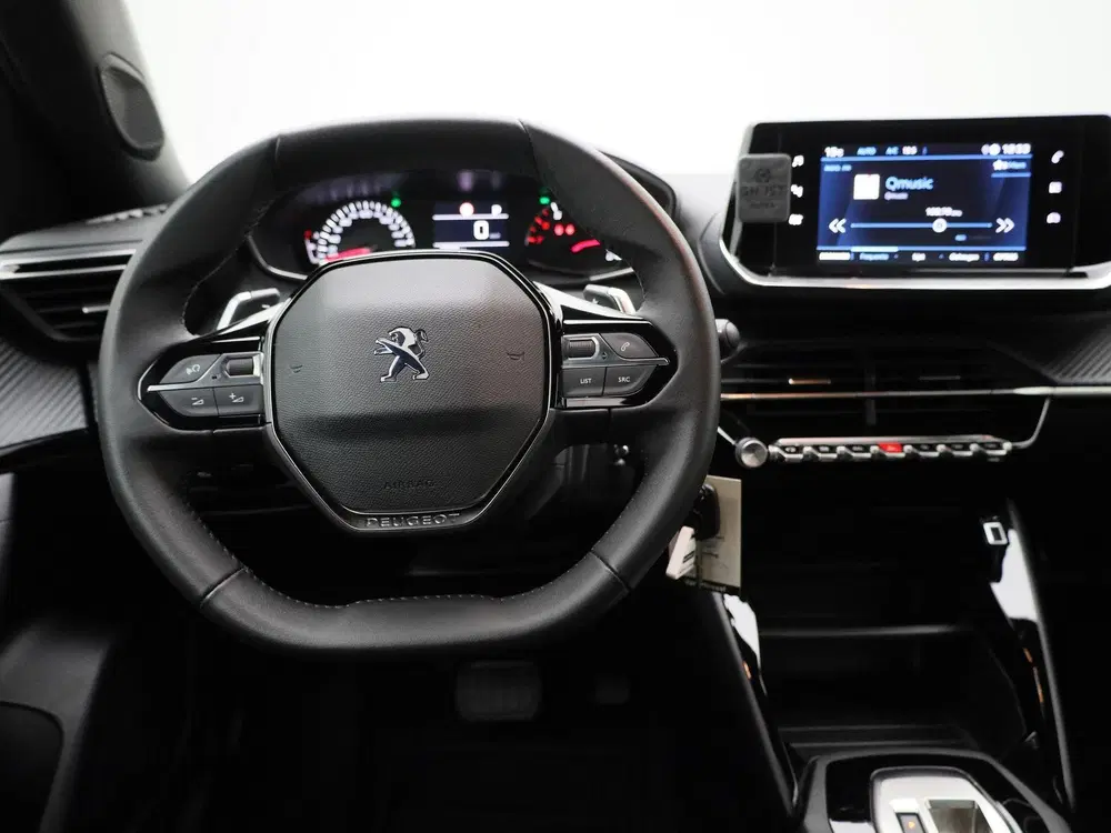 Peugeot 2008 1.2 PureTech Active Pack uit 2023, foto 8