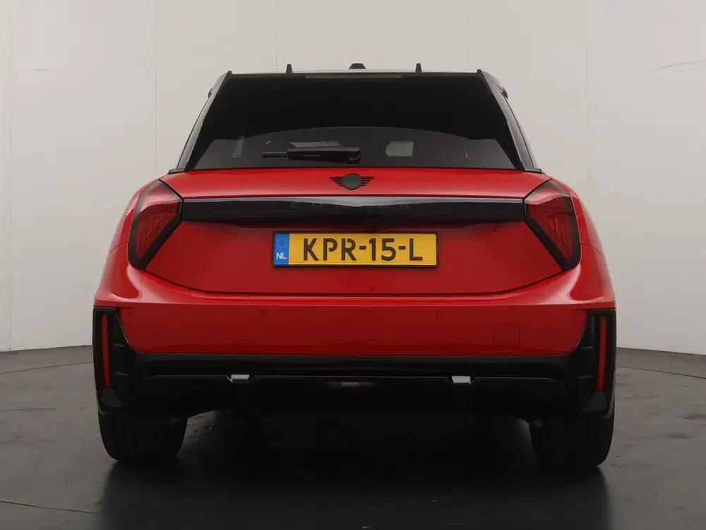 Mini Cooper Cooper E JCW trim uit 2026, foto 10