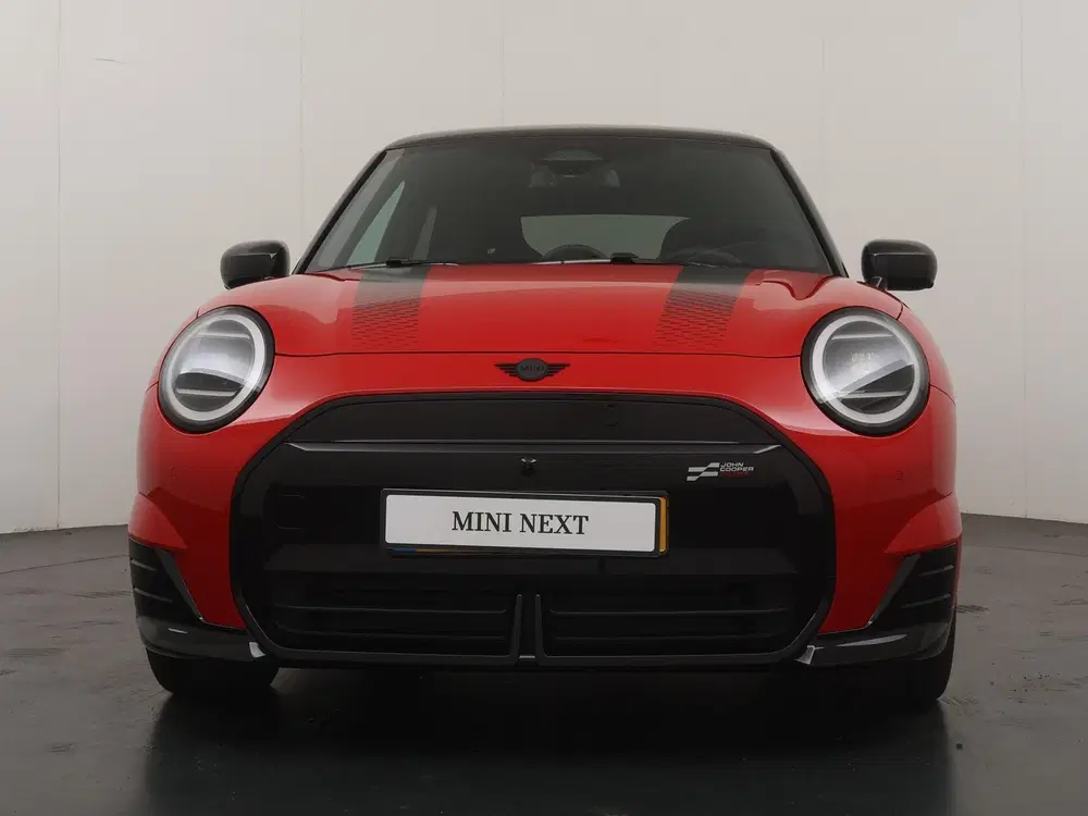 Mini Cooper Cooper E JCW trim uit 2026, foto 6