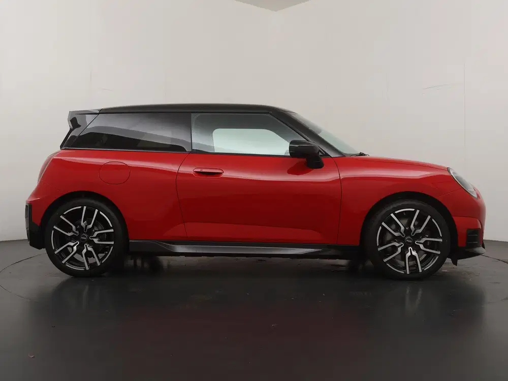 Mini Cooper Cooper E JCW trim uit 2026, foto 8