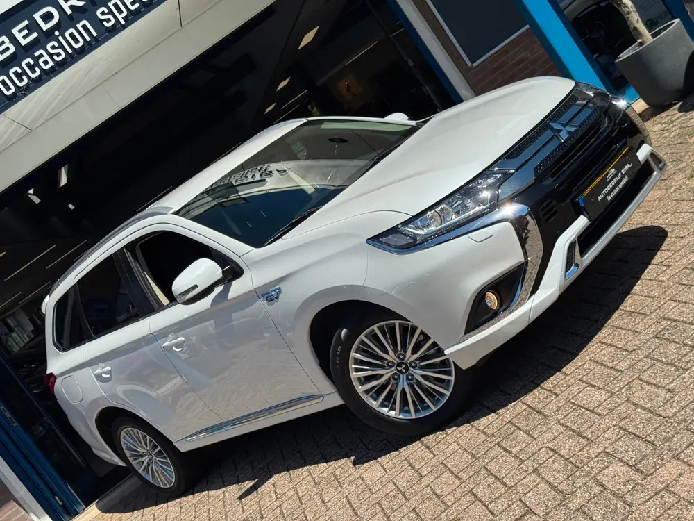 Mitsubishi Outlander 2.4 PHEV Pure+ 2019 AUT NAVI LM NAP! uit 2019, foto 15