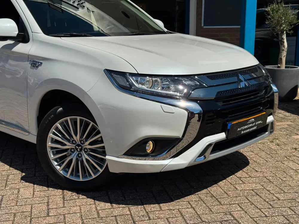 Mitsubishi Outlander 2.4 PHEV Pure+ 2019 AUT NAVI LM NAP! uit 2019, foto 17