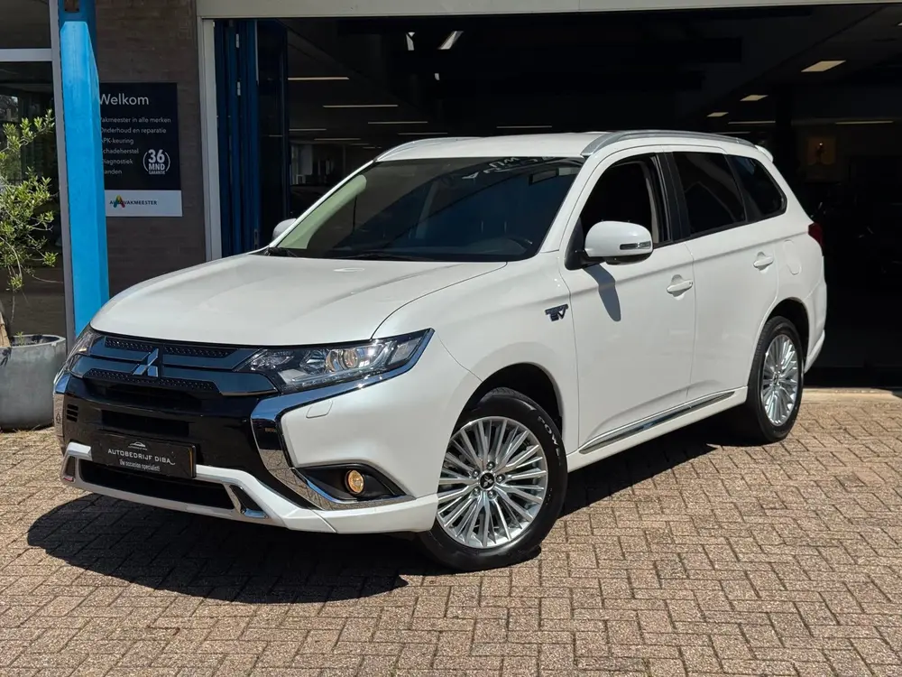Mitsubishi Outlander 2.4 PHEV Pure+ 2019 AUT NAVI LM NAP! uit 2019, foto 2