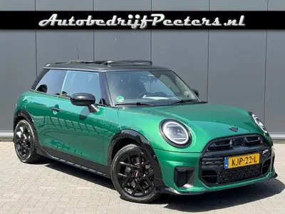 Mini Cooper S 2.0 JCW Pano ACC HUD Camera H uit 2024