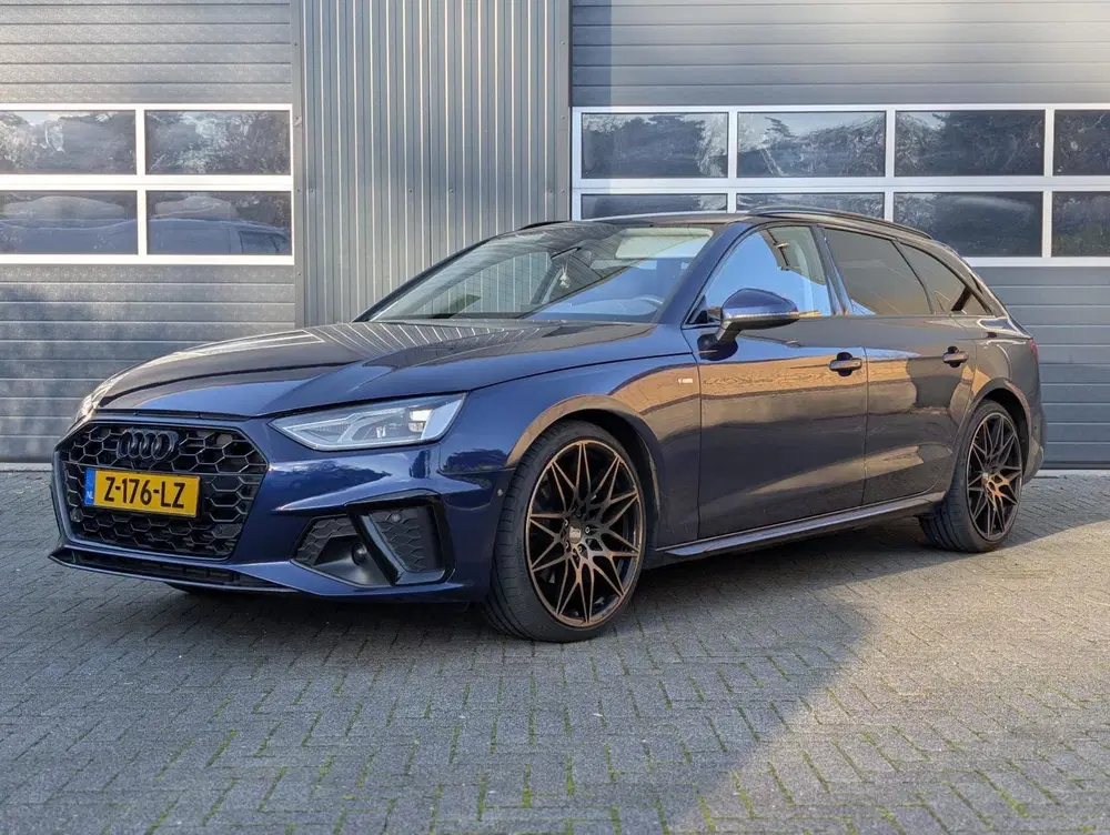 Audi A4 2.0 TFSIe S-LINE 20" VOL LEDER VIRTUAL DIS uit 2023