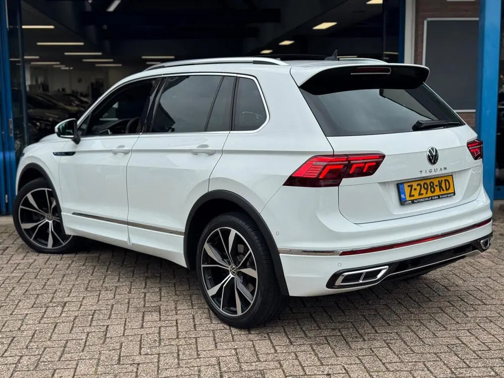 Volkswagen Tiguan 2.0 TSI 4Motion R-LINE 2021 AUT PANO NAP! uit 2021, foto 3