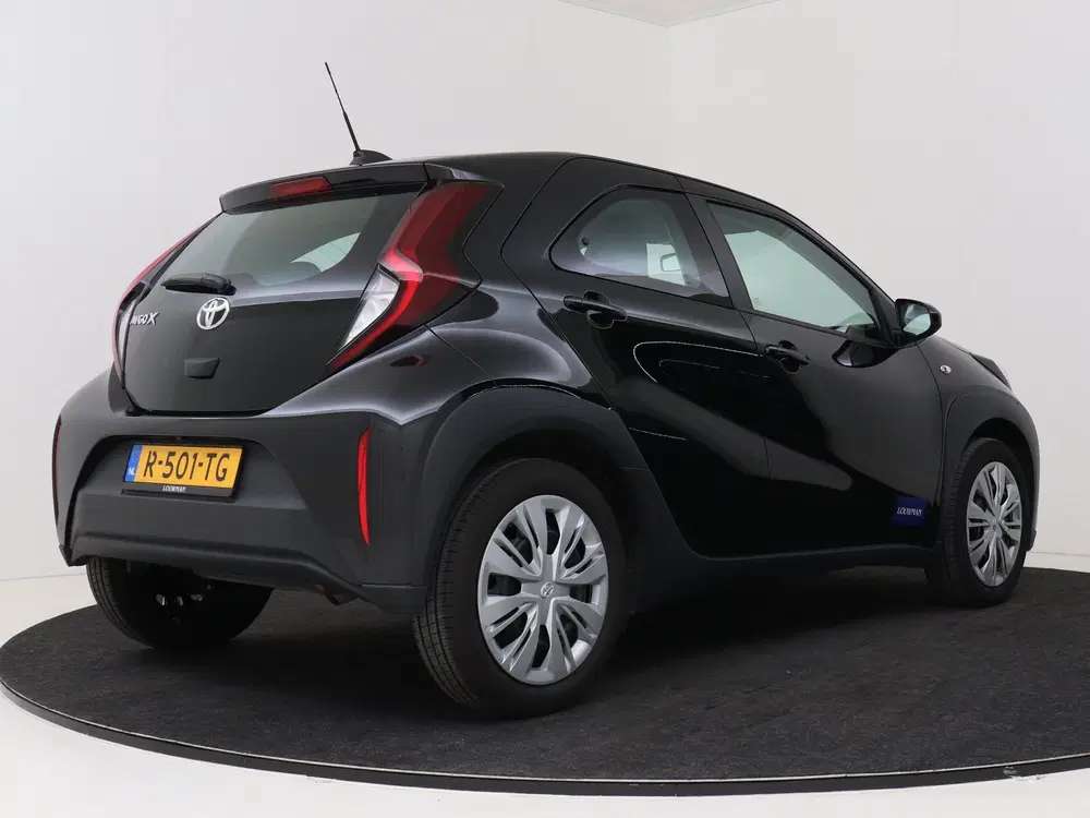 Toyota Aygo X 1.0 VVT-i S-CVT play uit 2022, foto 2
