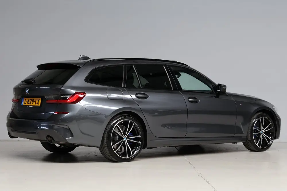 BMW 3-serie 320e M-sport ShadowLine uit 2021, foto 2