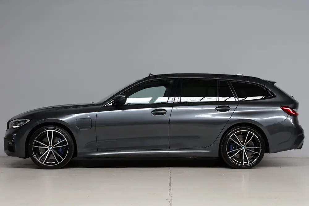 BMW 3-serie 320e M-sport ShadowLine uit 2021, foto 8