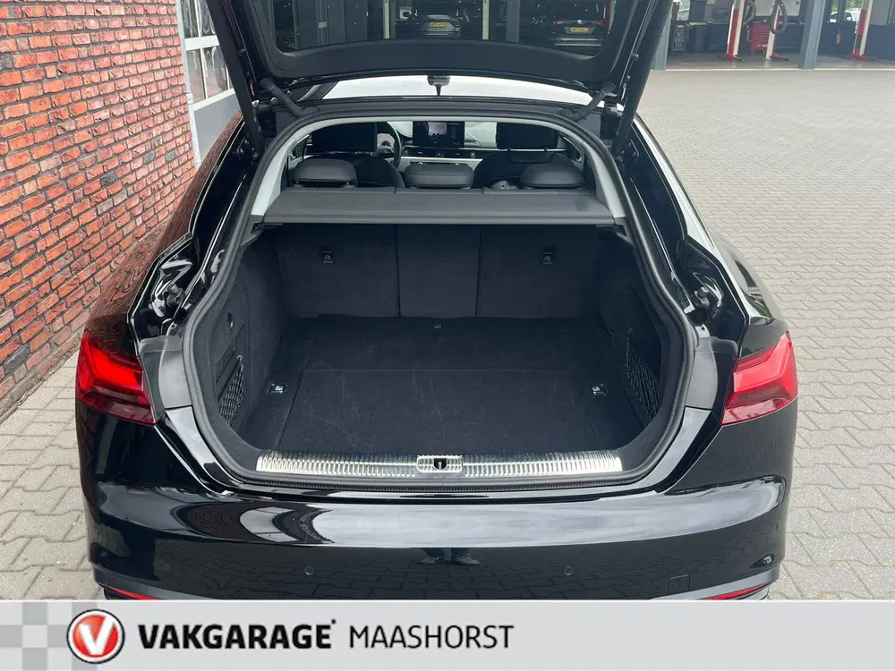Audi A5 40 TFSI quattro S edition AchteruitrijCam uit 2023, foto 12
