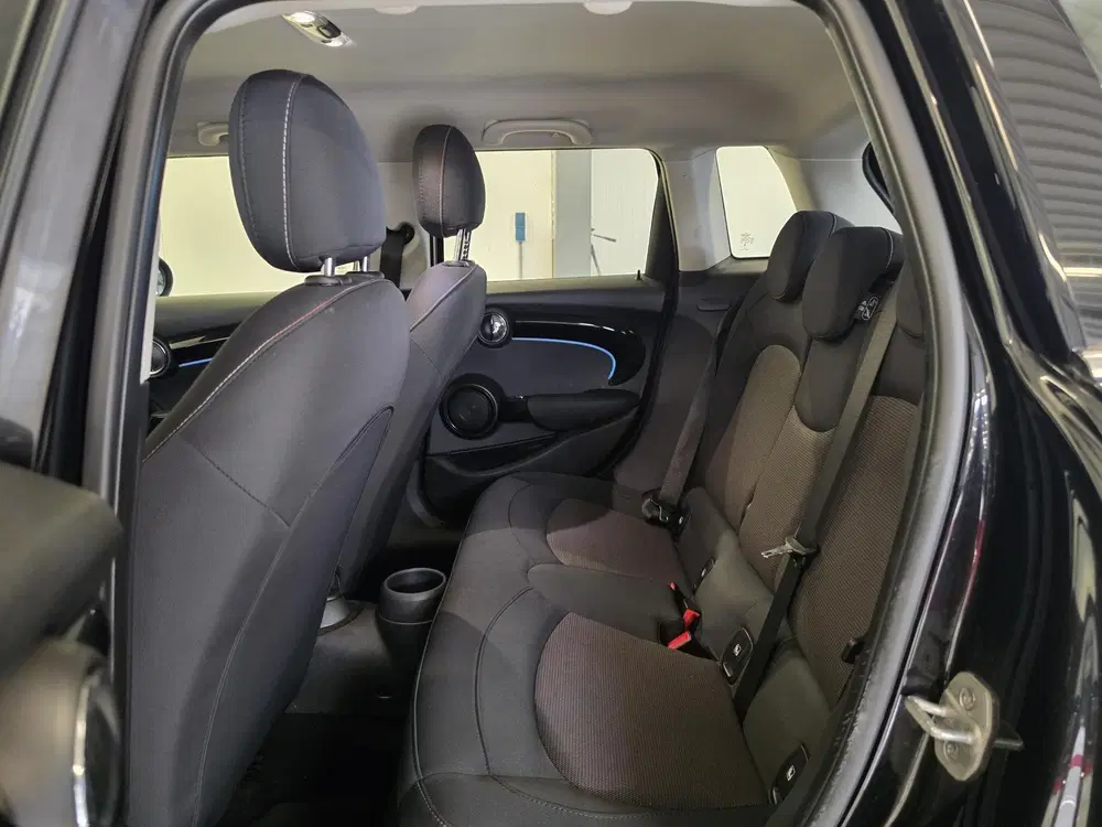 Mini Cooper 1.5 Classic Navigatie uit 2023, foto 11