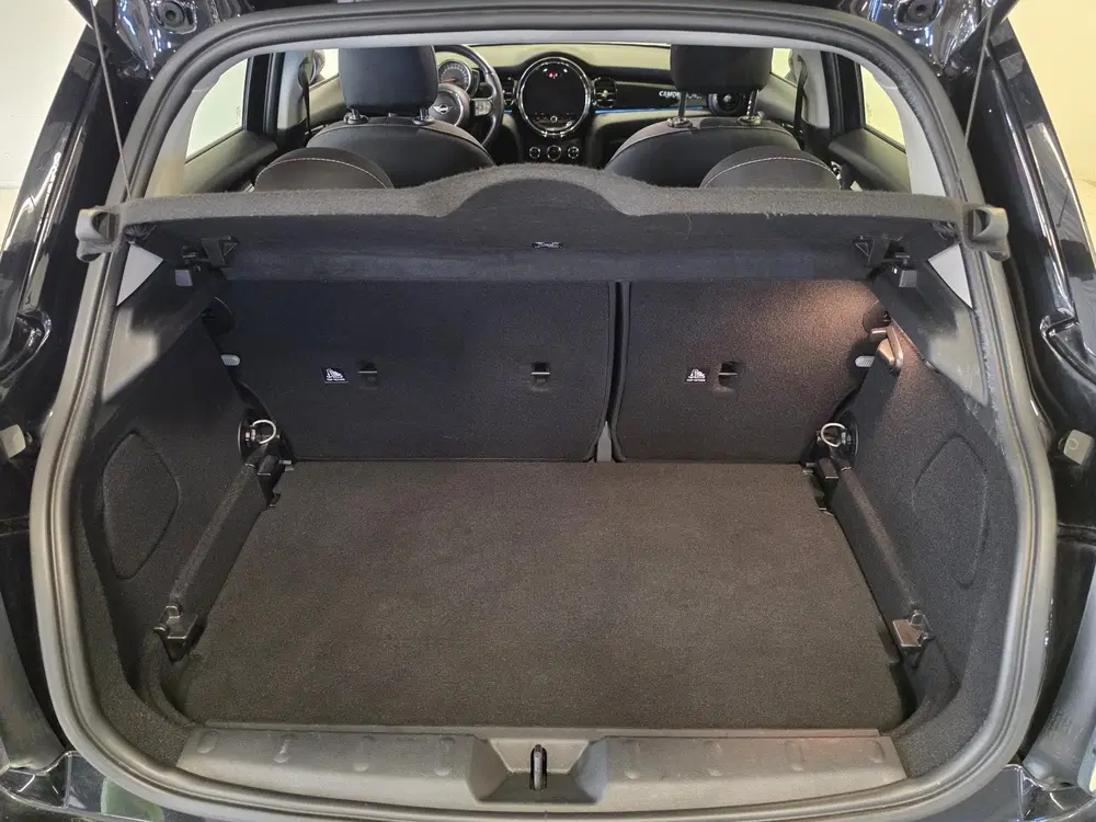 Mini Cooper 1.5 Classic Navigatie uit 2023, foto 12