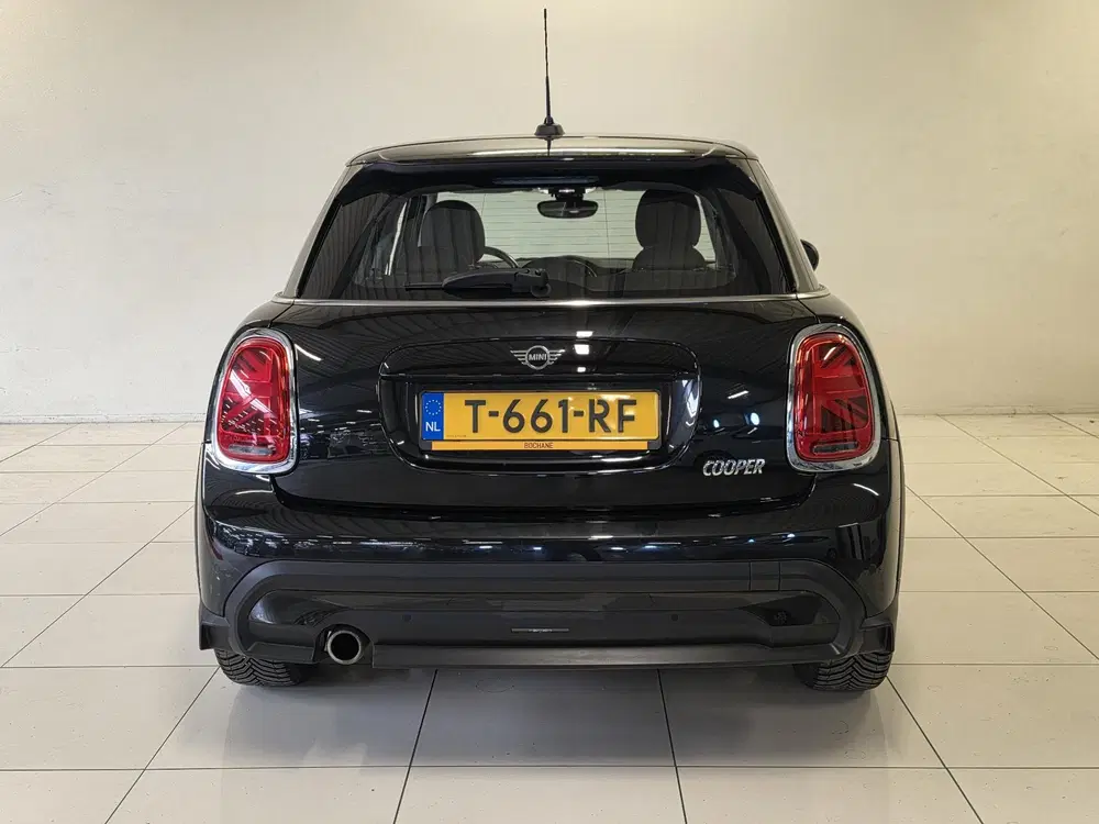 Mini Cooper 1.5 Classic Navigatie uit 2023, foto 20