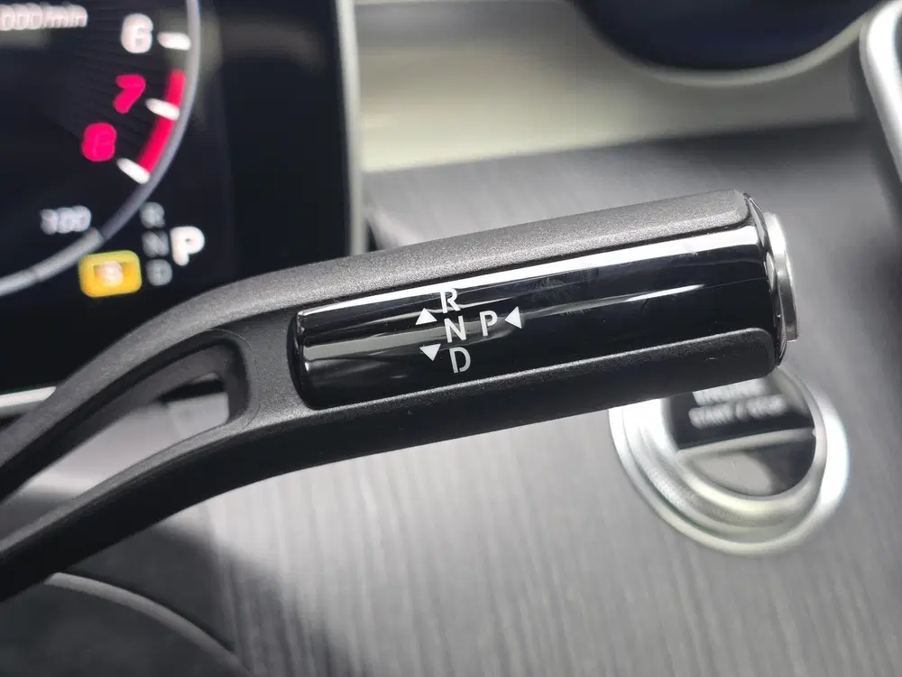 Mercedes-Benz C-Klasse 300 e Luxury Line uit 2024, foto 13