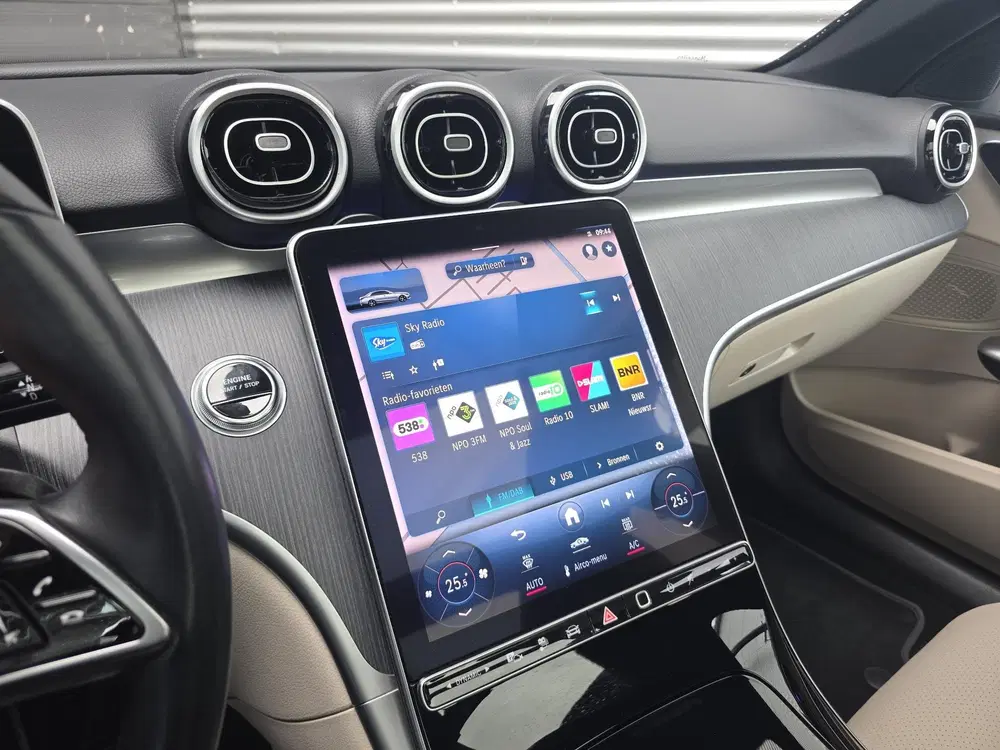 Mercedes-Benz C-Klasse 300 e Luxury Line uit 2024, foto 16