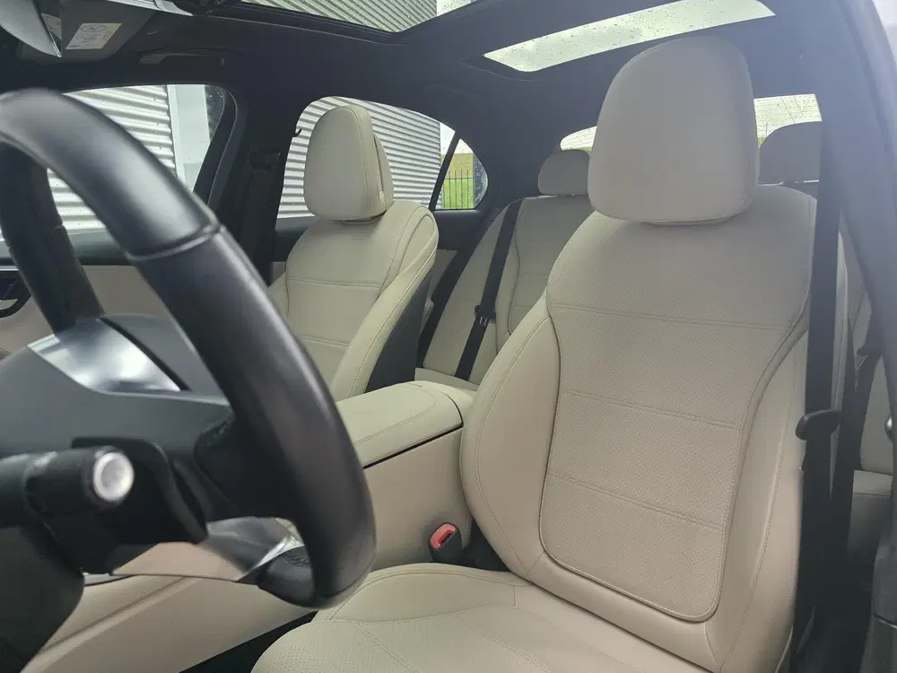 Mercedes-Benz C-Klasse 300 e Luxury Line uit 2024, foto 6