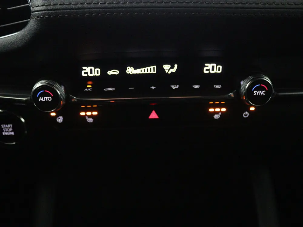 Mazda 3 2.0 e-SkyActiv-X M Hybrid 186 Takumi autom uit 2026, foto 8