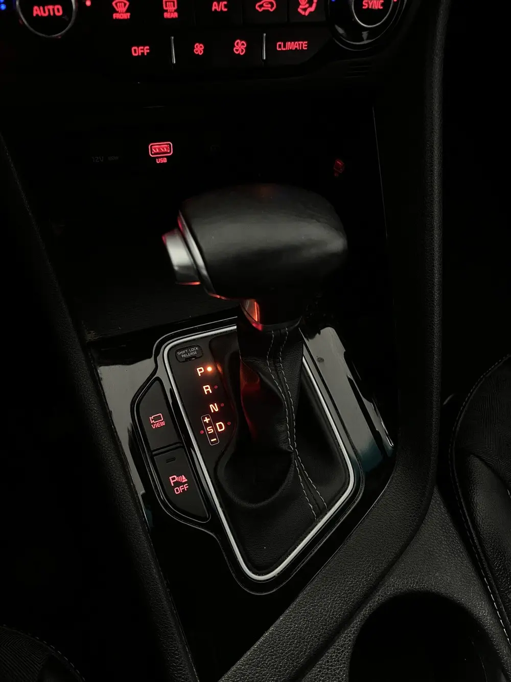 Kia Niro 1.6 GDi Hybrid DynamicLine 1E EIGN uit 2019, foto 10