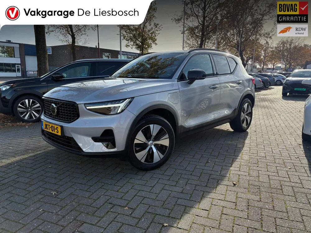 Volvo XC40 1.5 T4 Plug-in hybrid Plus Dark uit 2023