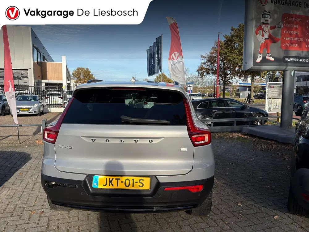 Volvo XC40 1.5 T4 Plug-in hybrid Plus Dark uit 2023, foto 5