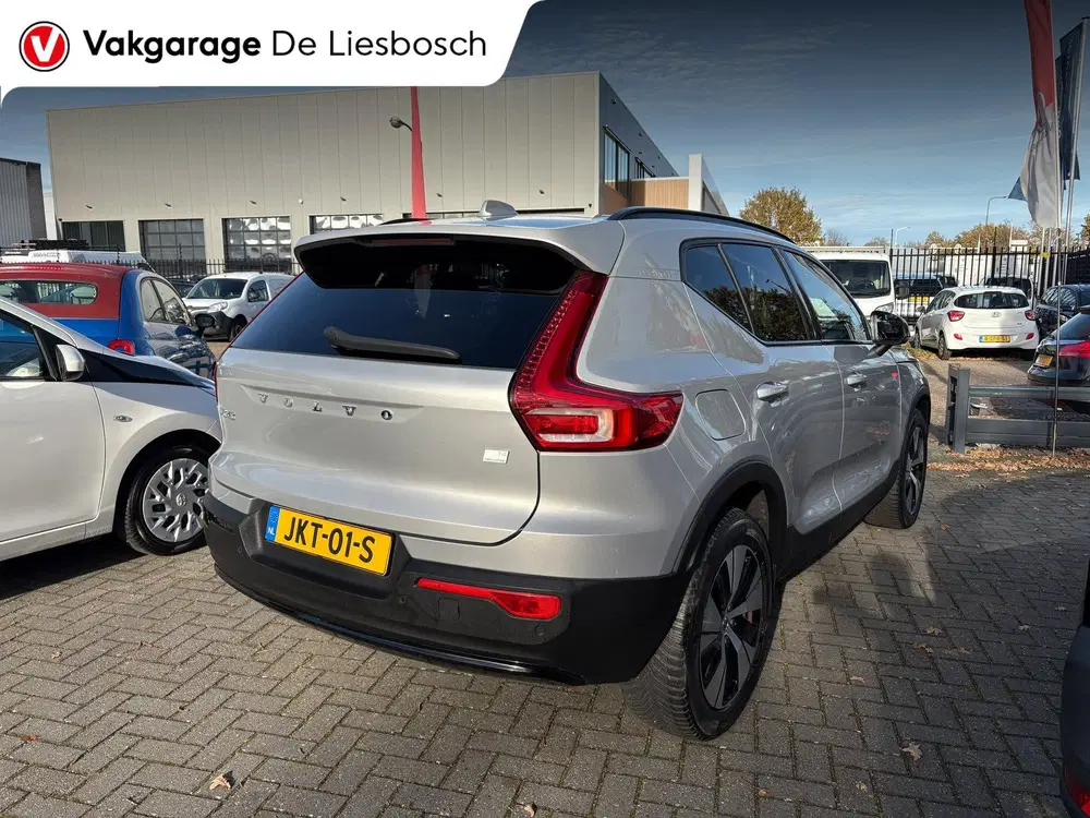 Volvo XC40 1.5 T4 Plug-in hybrid Plus Dark uit 2023, foto 6