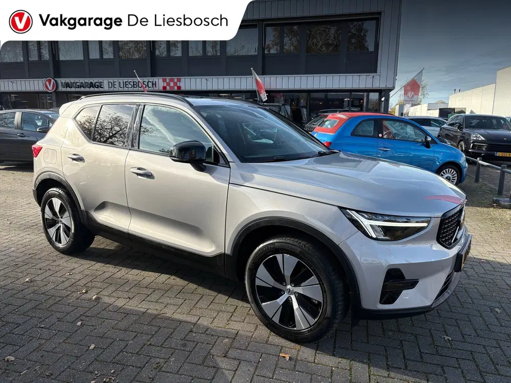Volvo XC40 1.5 T4 Plug-in hybrid Plus Dark uit 2023, foto 7