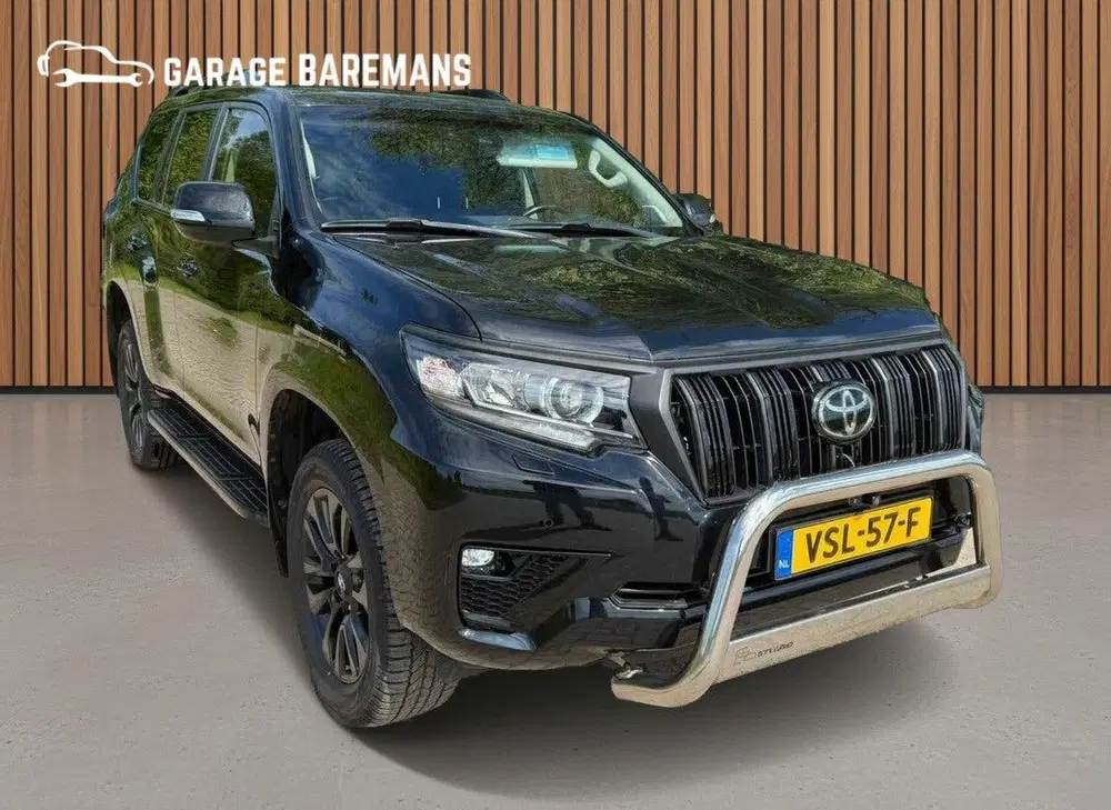 Toyota Land Cruiser 2.8 D-4D-F Professional Window Van uit 2022
