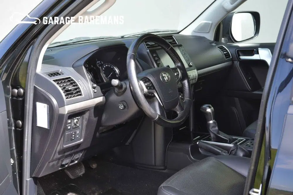 Toyota Land Cruiser 2.8 D-4D-F Professional Window Van uit 2022, foto 10
