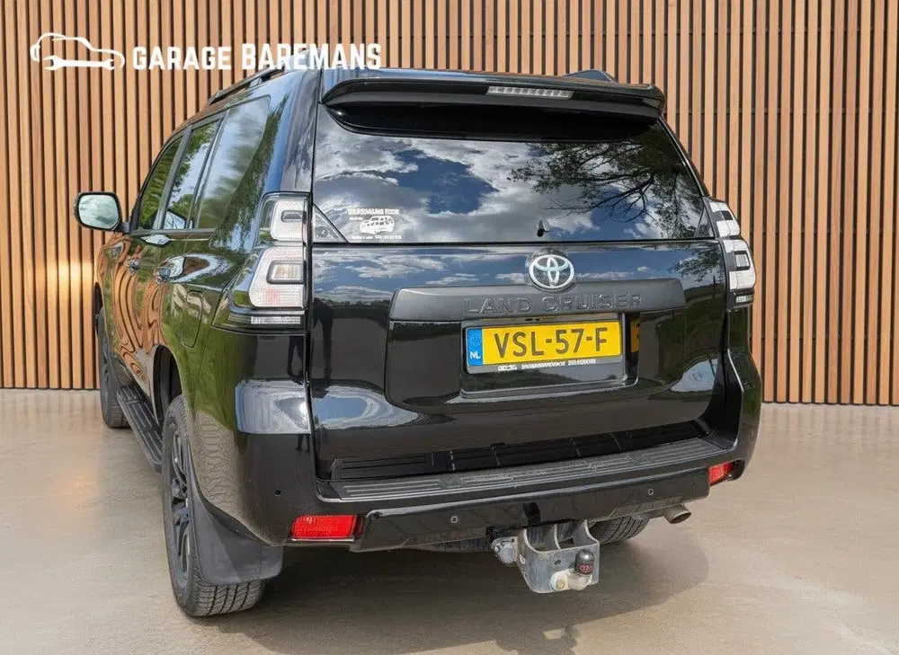Toyota Land Cruiser 2.8 D-4D-F Professional Window Van uit 2022, foto 5