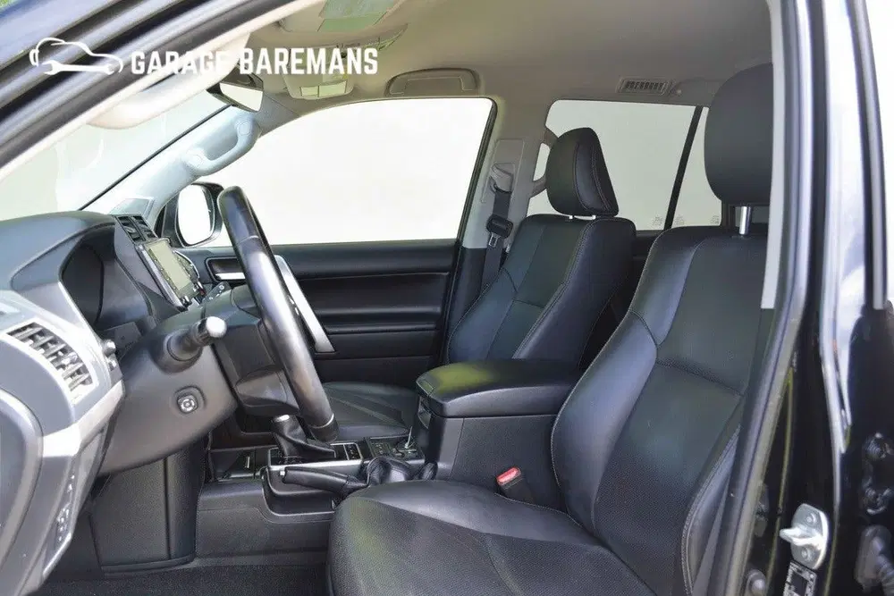 Toyota Land Cruiser 2.8 D-4D-F Professional Window Van uit 2022, foto 9