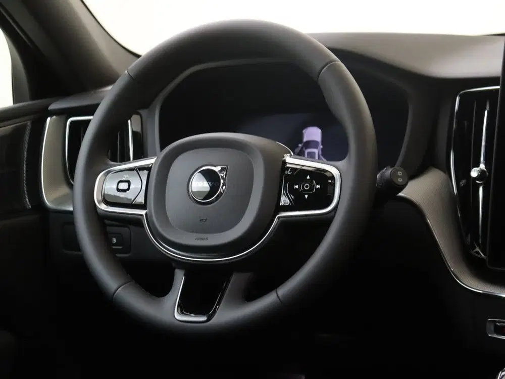 Volvo XC60 T6 AWD Plus Black Edition uit 2025, foto 11