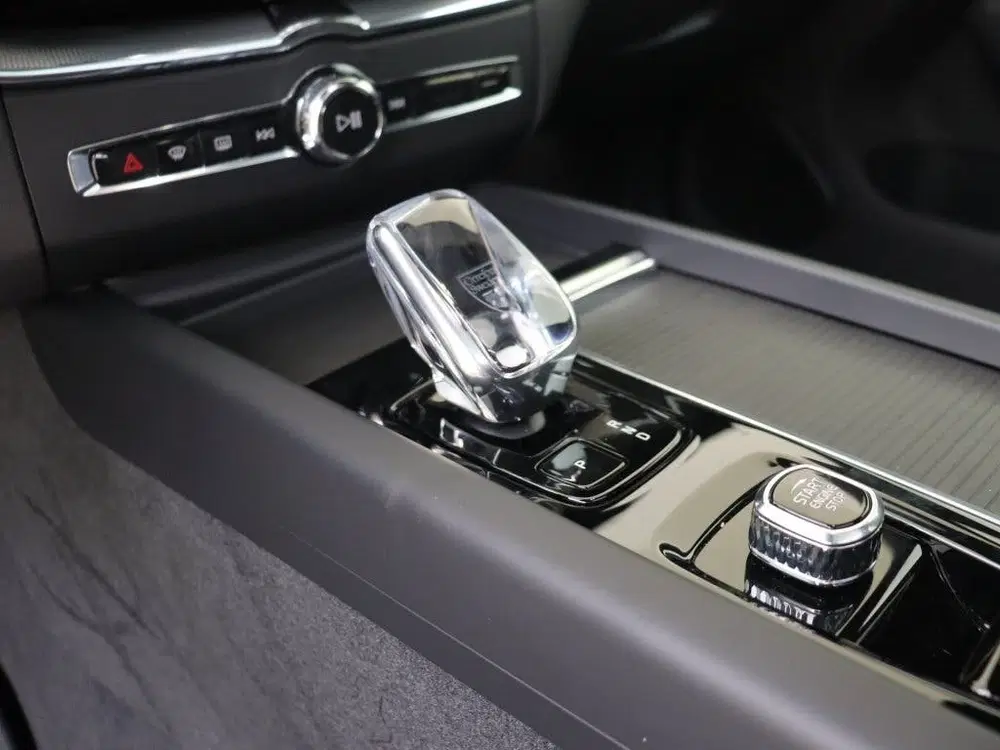 Volvo XC60 T6 AWD Plus Black Edition uit 2025, foto 20