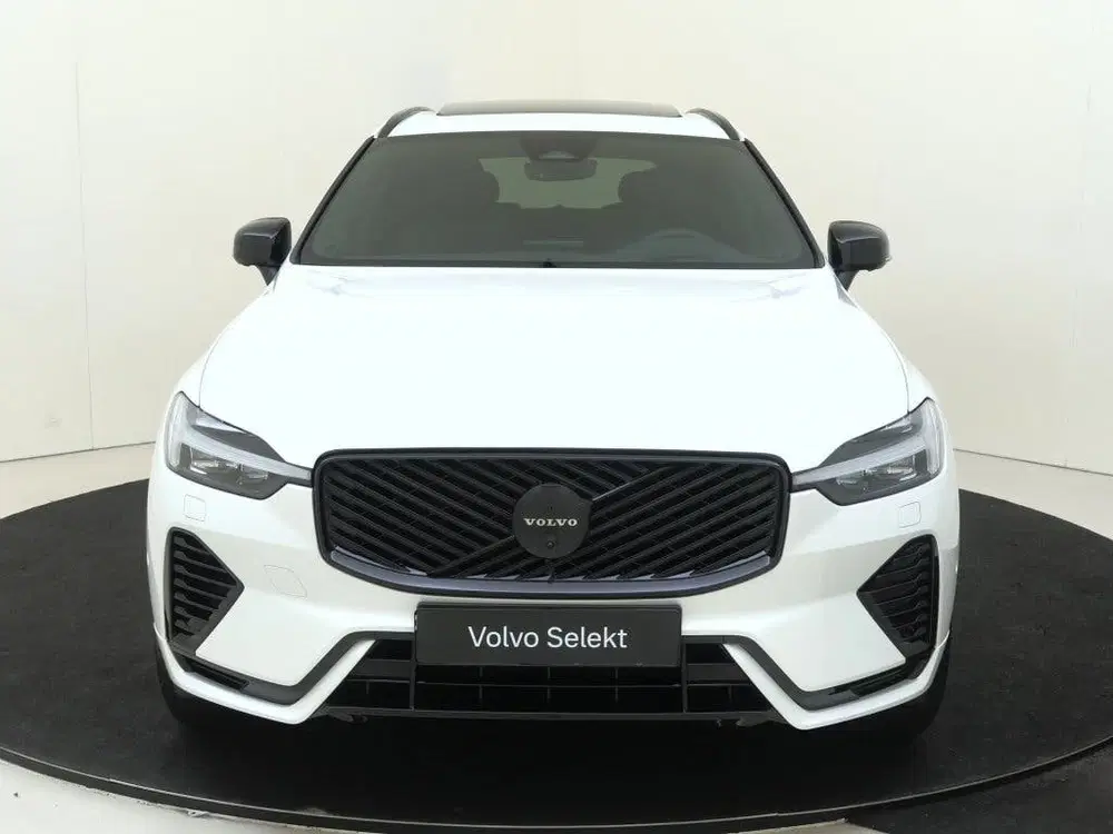 Volvo XC60 T6 AWD Plus Black Edition uit 2025, foto 3
