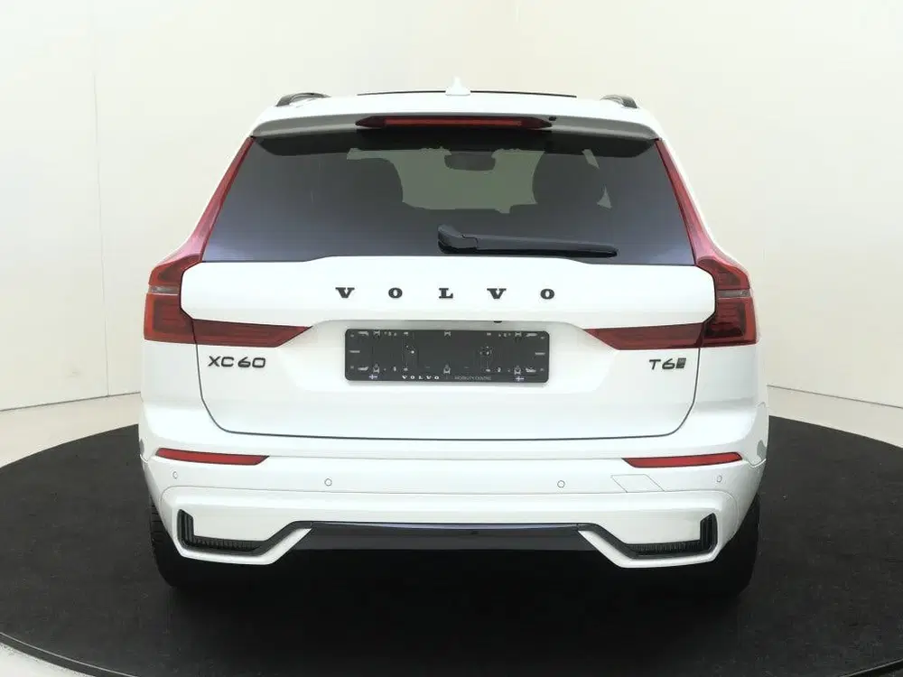Volvo XC60 T6 AWD Plus Black Edition uit 2025, foto 5