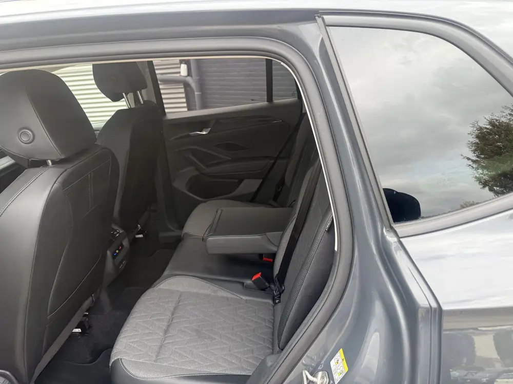 Volkswagen Tiguan 1.5 eTSI Life Edition | Automaat | Stoelve uit 2025, foto 16