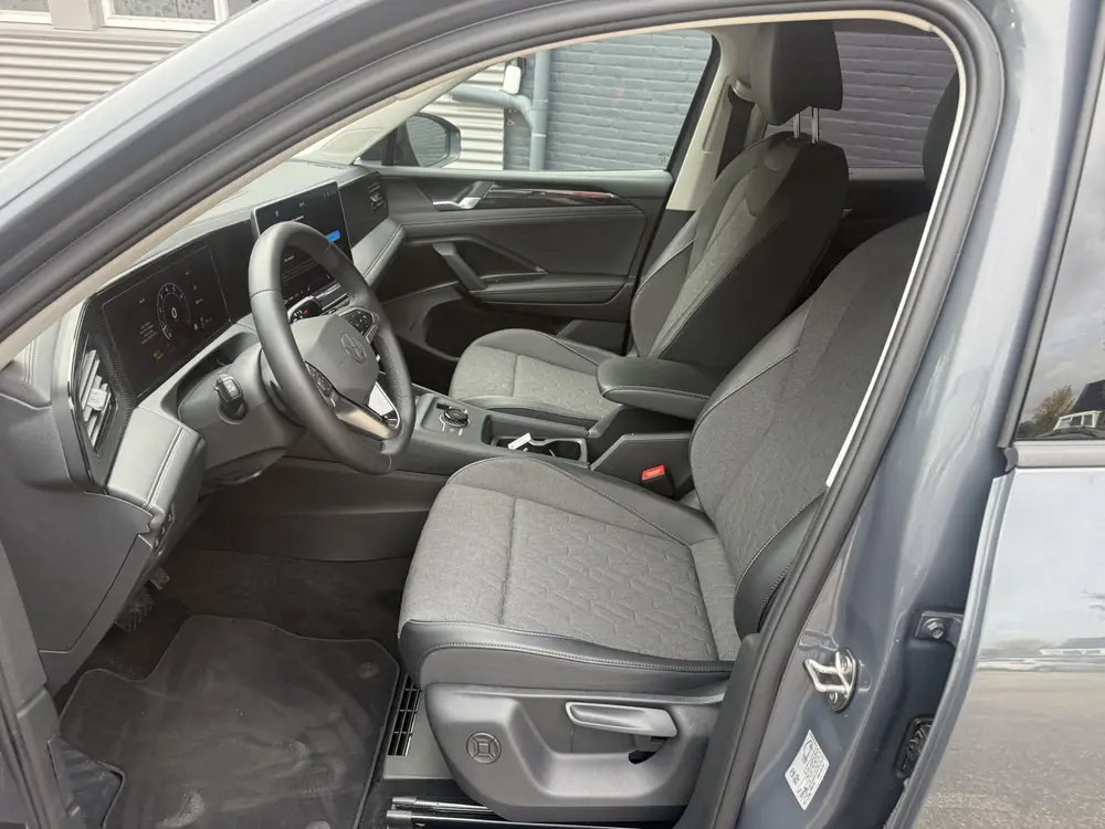 Volkswagen Tiguan 1.5 eTSI Life Edition | Automaat | Stoelve uit 2025, foto 7