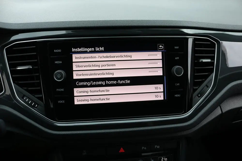 Volkswagen T-Roc 2.0 TSI 4Motion R-Line DSG 190PK (Panoramad uit 2019, foto 17